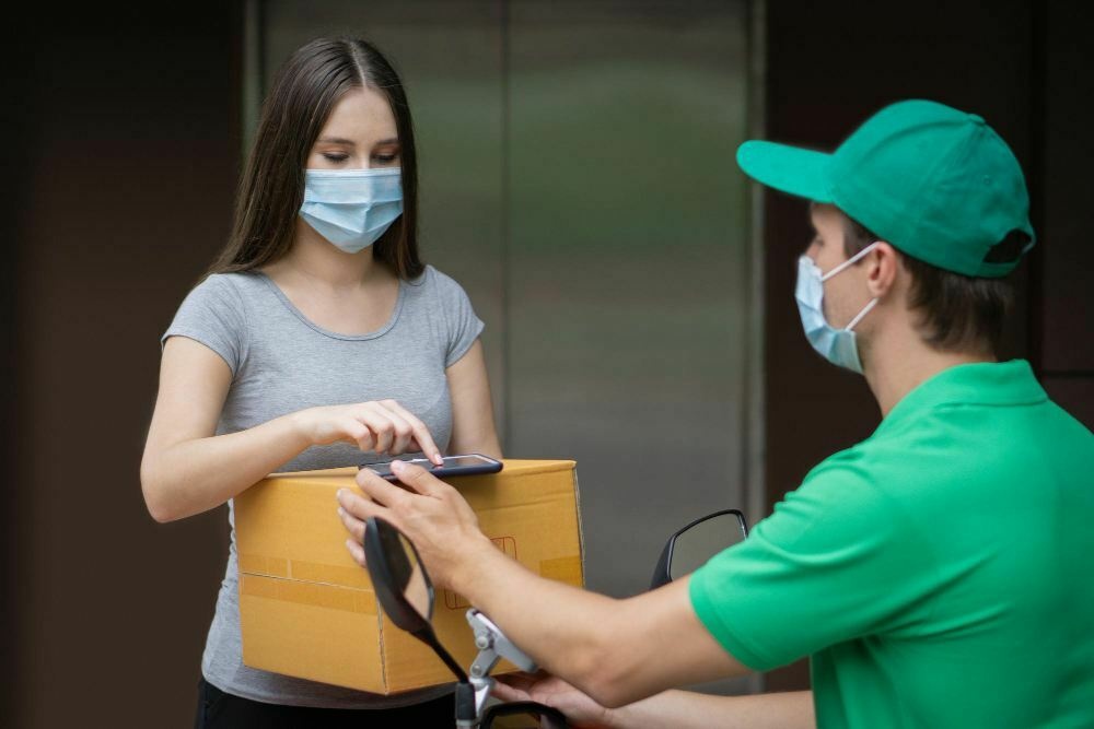 How to become medical courier